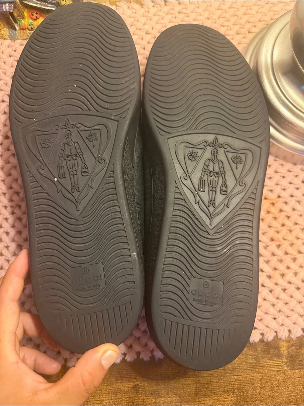 Gucci Black Low-Top Logo-Detail Sneaker